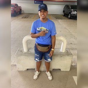 Meet your Posher, Christian